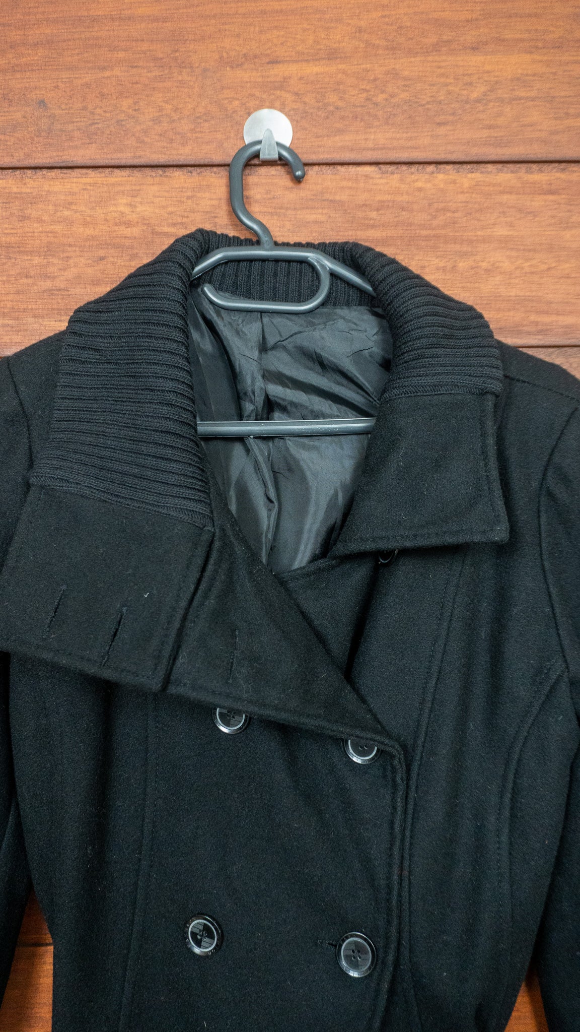 The Black Knit Collar